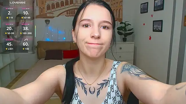 Snapshot of KarolinaBlacks chatting on May 6, 2026, 5:14 am KarolinaBlacks online show from May 6, 2026, 5:14 am