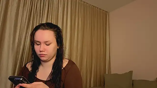 Snapshot of Alisia_Mars chatting on November 15, 2025, 4:32 am Alisia Mars online show from November 15, 2025, 4:32 am