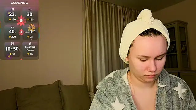 Snapshot of Alisia_Mars chatting on November 18, 2025, 6:18 am Alisia Mars online show from November 18, 2025, 6:18 am