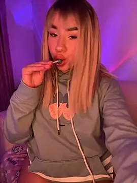 Im Valen Cute online show from October 17, 2025, 2:37 am