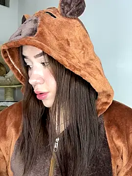 Im Valen Cute online show from November 28, 2025, 2:36 am