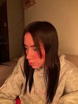 Im Valen Cute online show from June 19, 2026, 3:33 am