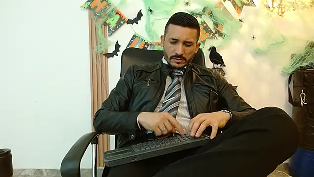 Reiko 85  online show from October 20, 2025, 7:03 pm