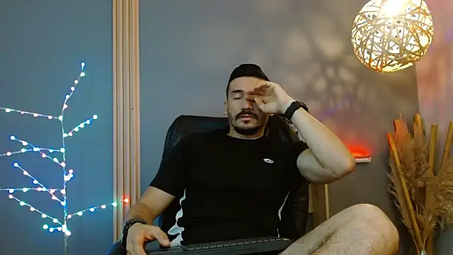 Reiko 85  online show from February 8, 2026, 3:04 pm