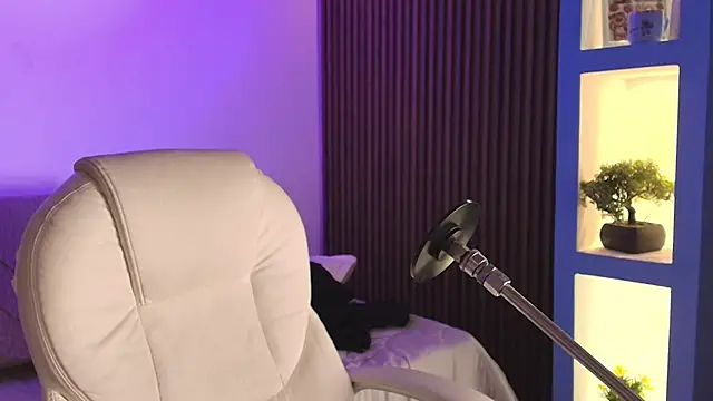 Snapshot of Antonella_Torres2 chatting on February 19, 2026, 3:24 am Antonella Torres2 online show from February 19, 2026, 3:24 am