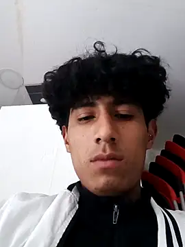 Snapshot of alexander32r chatting on September 11, 2025, 3:56 pm alexander32r online show from September 11, 2025, 3:56 pm