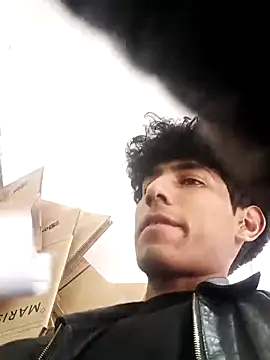 Snapshot of alexander32r chatting on September 18, 2025, 4:09 pm alexander32r online show from September 18, 2025, 4:09 pm