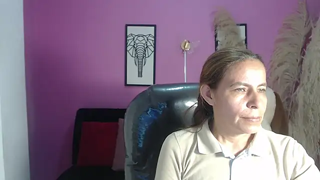 Milf karlye online show from October 30, 2025, 2:24 am