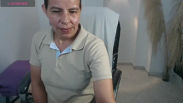 Milf karlye online show from December 1, 2025, 3:11 am