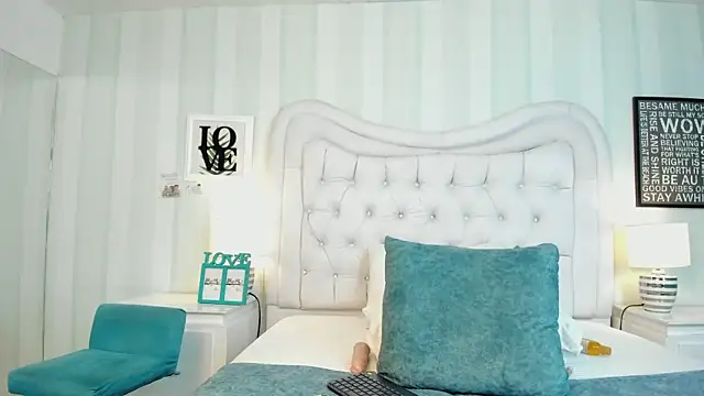 MonserratPeters online show from January 21, 2025, 11:02 pm