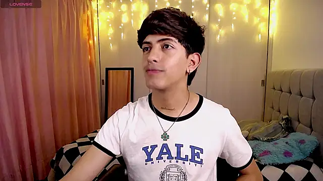 teobowny  online show from December 14, 2024, 12:22 am