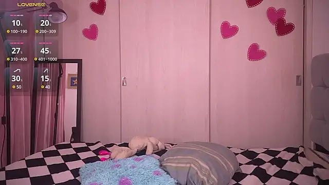 teobowny  online show from March 7, 2025, 4:22 pm