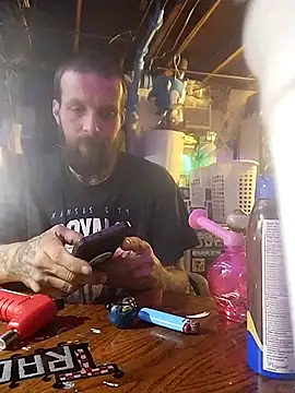 Snapshot of Whipit323 chatting on December 22, 2024, 11:22 am Whipit323 online show from December 22, 2024, 11:22 am