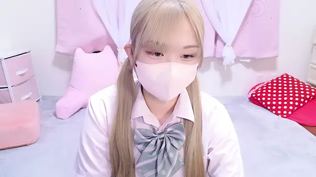 Snapshot of MAIKA_pyon chatting on March 4, 2025, 1:17 pm MAIKA pyon online show from March 4, 2025, 1:17 pm