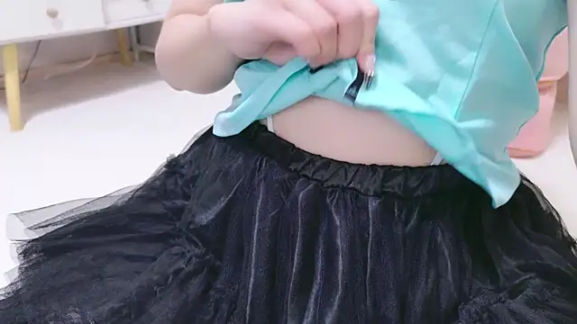 Snapshot of MAIKA_pyon chatting on March 6, 2025, 6:26 pm MAIKA pyon online show from March 6, 2025, 6:26 pm