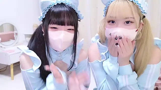 Snapshot of MAIKA_pyon chatting on March 22, 2025, 5:20 pm MAIKA pyon online show from March 22, 2025, 5:20 pm