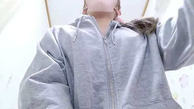 Snapshot of MAIKA_pyon chatting on September 12, 2025, 10:26 am MAIKA pyon online show from September 12, 2025, 10:26 am