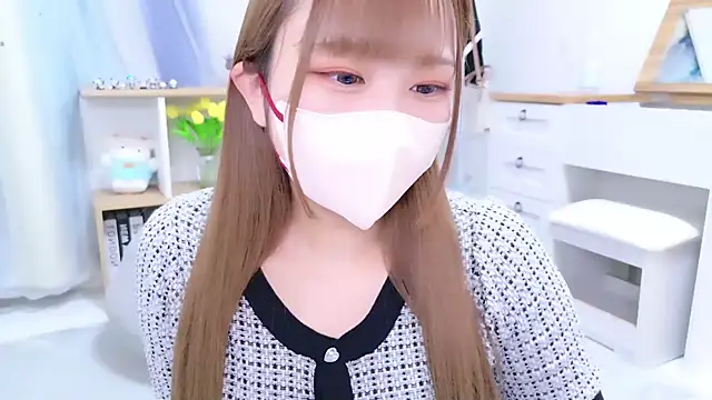 Snapshot of MAIKA_pyon chatting on September 25, 2025, 9:29 pm MAIKA pyon online show from September 25, 2025, 9:29 pm