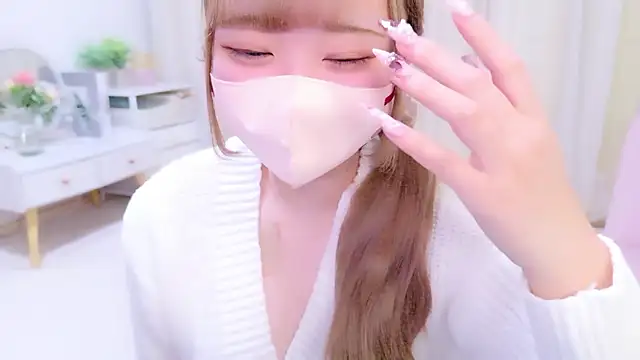 Snapshot of MAIKA_pyon chatting on February 23, 2026, 1:25 am MAIKA pyon online show from February 23, 2026, 1:25 am