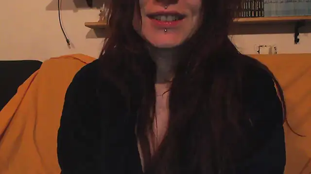 Snapshot of complicata_mente chatting on December 7, 2024, 2:09 am complicata mente online show from December 7, 2024, 2:09 am