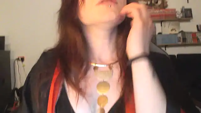 Snapshot of complicata_mente chatting on December 22, 2024, 10:04 pm complicata mente online show from December 22, 2024, 10:04 pm