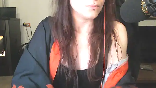 Snapshot of complicata_mente chatting on February 27, 2025, 10:20 pm complicata mente online show from February 27, 2025, 10:20 pm