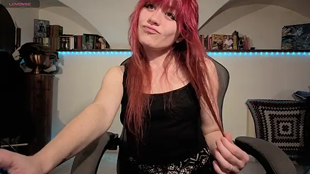 complicata mente online show from December 4, 2025, 10:07 pm