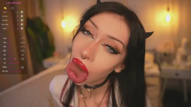 Devilsss toy online show from November 3, 2025, 4:19 pm