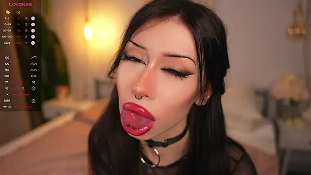 Devilsss toy online show from November 8, 2025, 4:07 pm