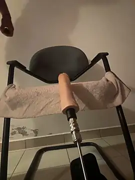 Snapshot of cretanbi chatting on September 15, 2025, 4:51 pm cretanbi online show from September 15, 2025, 4:51 pm