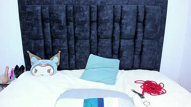 Aurora Doll  online show from June 6, 2026, 1:38 pm