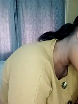 Luciouslips00 online show from November 24, 2025, 7:30 am