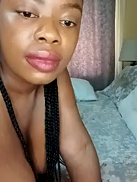 Luciouslips00 online show from November 28, 2025, 10:18 am