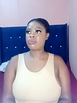 Luciouslips00 online show from April 15, 2026, 12:56 pm