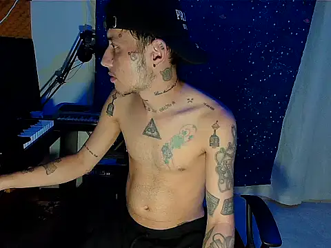 patrik tattoo  online show from December 3, 2024, 2:25 am