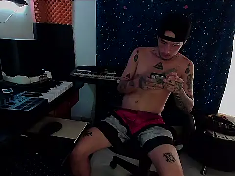 Snapshot of patrik_tattoo_ chatting on February 21, 2025, 10:15 pm patrik tattoo online show from February 21, 2025, 10:15 pm