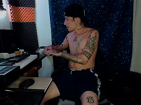 patrik tattoo  online show from February 26, 2025, 3:32 am