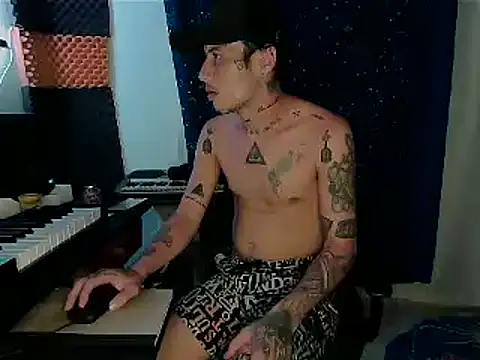 patrik tattoo  online show from March 6, 2025, 5:14 am