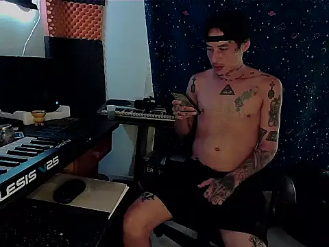 Snapshot of patrik_tattoo_ chatting on March 14, 2025, 12:18 pm patrik tattoo online show from March 14, 2025, 12:18 pm