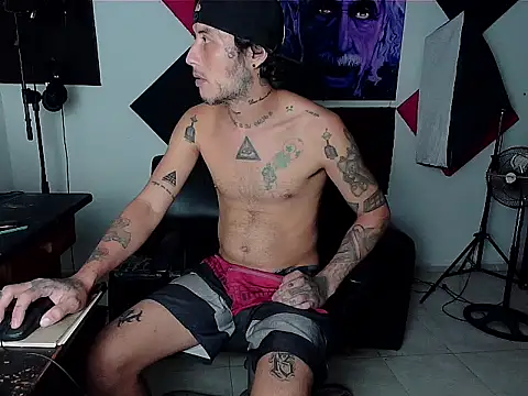 patrik tattoo  online show from September 25, 2025, 4:49 am