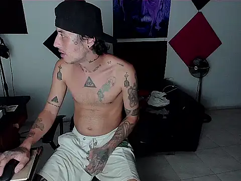 patrik tattoo  online show from October 14, 2025, 10:32 pm