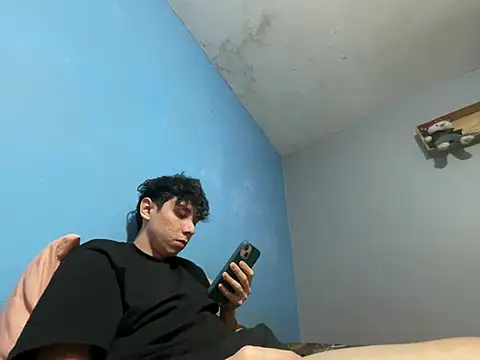 Omaaaaaaa00001 online show from February 28, 2025, 12:32 am