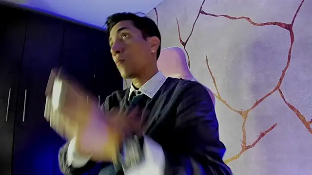 EdwardVlad online show from December 3, 2024, 7:11 pm