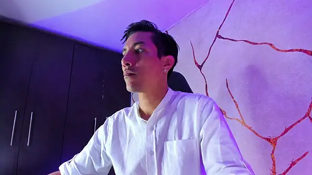 EdwardVlad online show from December 14, 2024, 7:14 pm