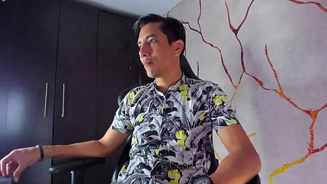 EdwardVlad online show from December 18, 2024, 7:19 pm