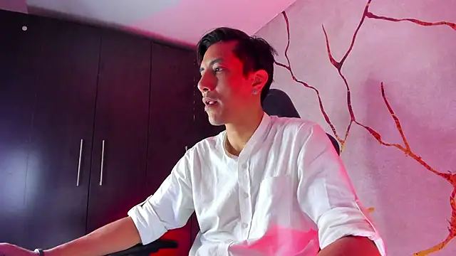 EdwardVlad online show from December 19, 2024, 7:29 pm