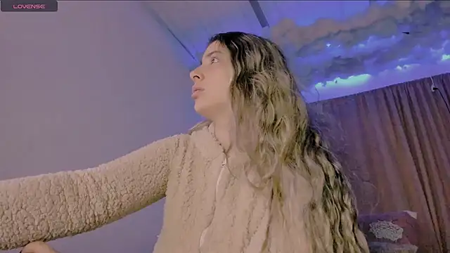 Lauu G online show from March 1, 2025, 3:21 am