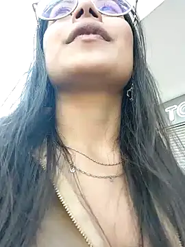 Snapshot of Jade_Zephyra chatting on December 8, 2024, 8:58 pm Jade Zephyra online show from December 8, 2024, 8:58 pm