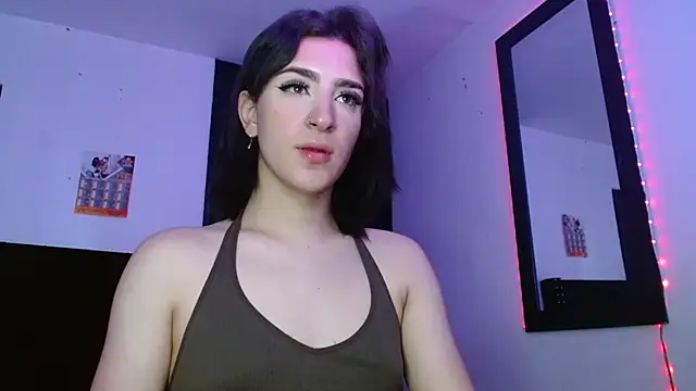 Triana Damelio online show from November 12, 2025, 1:11 pm