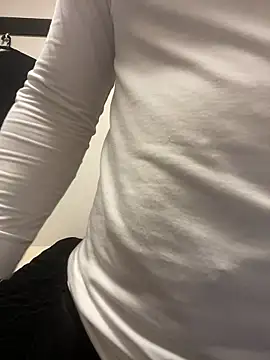 YU-KI00 online show from November 13, 2025, 9:30 am